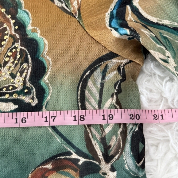 Alfred Dunner Paisley Ombre Top. Size Small. New.Indulge in both style and com - Picture 5 of 9